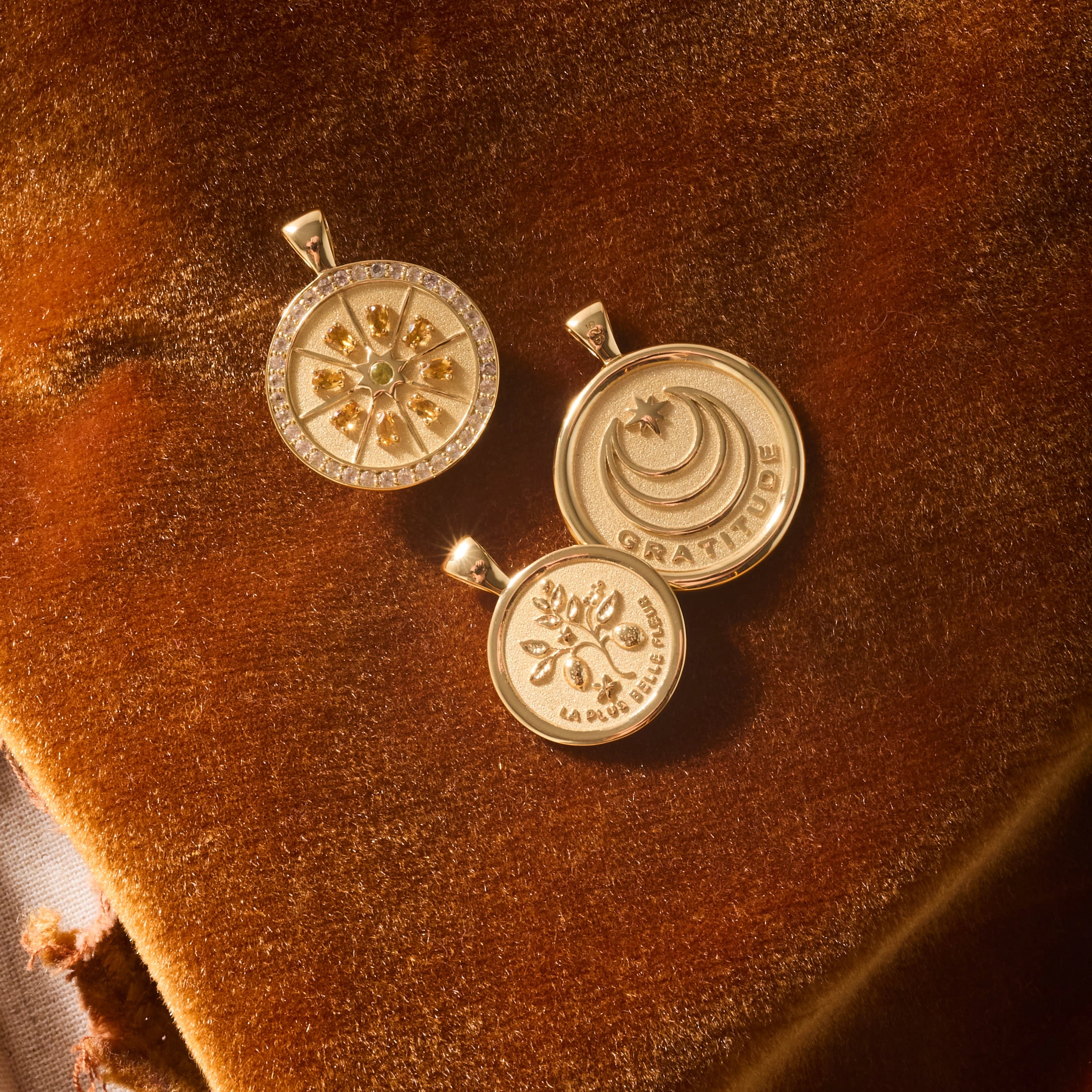 GRATITUDE JW Small Pendant Coin